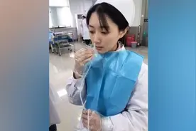 21岁护士给自己插胃管：体验患者感受视频封面