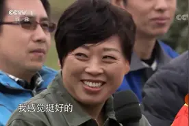 一家人在同一个单位上班，母亲对此表示满意，儿子却因此“受苦”视频封面