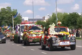 乌兹别克斯坦纳曼干花卉节开幕视频封面