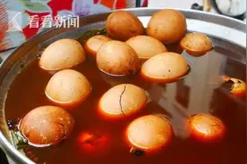 2颗茶叶蛋代价9万！女店员偷吃还称“蛋太咸”图片