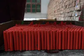 中国西部粉笔之乡：不忍说“再见”视频封面