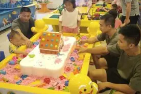 “手机里的爸爸”陪孩子过“六一”图片
