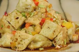 「养生厨房」今日菜品——《美味凉皮+凉拌面筋》图片