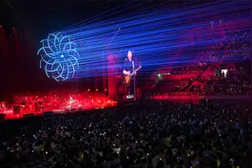 许巍“无尽光芒”全国巡演杭州站绚烂落幕图片