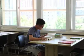 学霸考研获8所名校录取，遗憾未谈恋爱视频封面