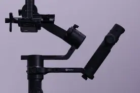 飞宇稳定器AK4500评测：可自定义，性能全面的稳定器图片