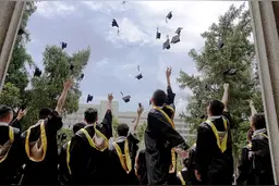 “翟天临事件”后续：大学毕业论文，真的不能“放水”了图片