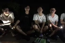 七位准硕士毕业前摆摊：一起叫卖很快乐视频封面