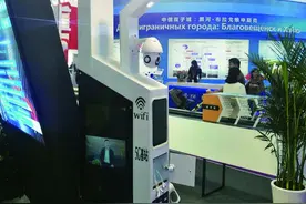 记者探秘5G体验车 体验5G精彩应用 边追剧边买同款在家能看演唱会现场图片
