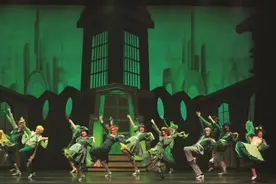 音乐剧《绿野仙踪》开演 还记得童话里的铁皮人吗？图片
