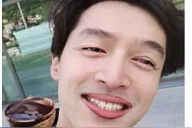 明星的搞笑自拍能到什么程度？忍住了胡歌蒋欣，小猪夸张图片