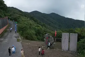 陆定一与老山界视频封面