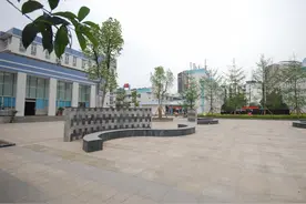 用教育初心惊艳岁月 “立人”汇东让学生遇见更好的自己视频封面