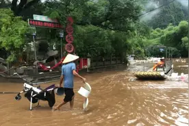 桂林：20元人民币取景地洪水消退 灾后重建忙视频封面