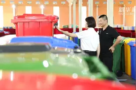 河北巨鹿：分类垃圾桶生产忙