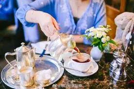 英国最贵茶一壶500英镑！消费者能够俯瞰王室马厩图片