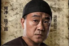51岁何冰生活近照：演技属于教科书级别，家庭幸福美满儿子帅气图片