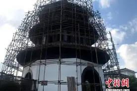 江苏扬州423岁文昌阁大修 修旧如旧揭瓦不落架图片