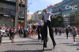 布拉格国际街头戏剧节精彩纷呈视频封面