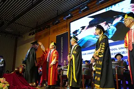 【视频】西交利物浦大学举行2019届毕业典礼暨学位授予仪式   2500余名毕业生开启人生新篇章视频封面