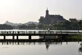 一座城的五段奇情图片
