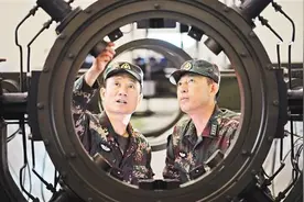 做强军路上的忠诚践行者图片