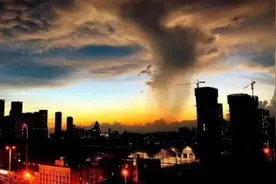 天地相连？武汉现“云雨连天”奇观视频封面