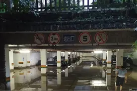 重庆保时捷女司机做土石方生意！邻居称她到小区旁买早餐也开跑车图片