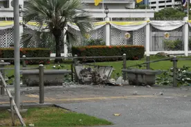 泰国曼谷爆炸受伤女子：碰到黑胶带缠绕物后发生爆炸图片