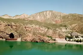 新华视点｜千年石窟待光彩重现视频封面