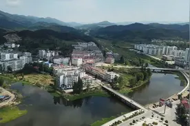 这座城以“红”命名