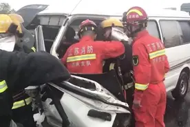 【视频】台风“利奇马”肆虐 苏州高速两车追尾2人被困视频封面