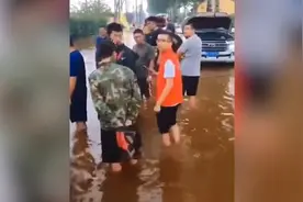 开锁公司收救援车开锁费，未明码标价被罚视频封面