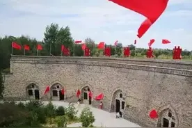 记者再走长征路 | 红军和带泥的土豆图片