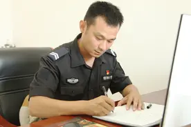 辅警黄国栋： 擒拿格斗样样精通，以身作则是“秘诀”视频封面