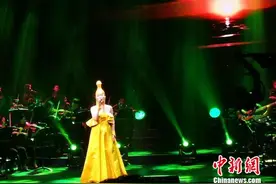 蒙古族长调传承者乌英嘎在北京“用天籁之声讲草原故事”图片
