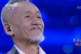 陈彼得动情朗诵《我爱这土地》，沙哑的声音质感十足，感人至深！视频封面
