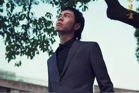 吴建京《八厘米》：一个小魔术图片