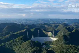 蓝天下、晨雾中，星空里，一起看延时镜头下“天眼”之美视频封面