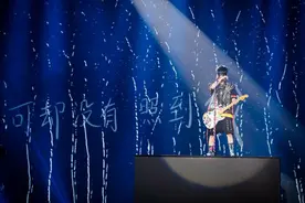 大张伟出道20周年演唱会连唱40首歌：“花儿”经典再现图片