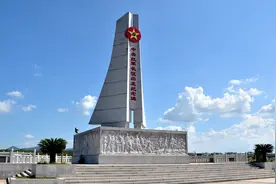 人民日报刊发任仲平署名文章：新长征路上重整行装再出发图片