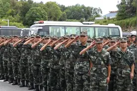 老兵退伍前一天：站一班“最难”的岗视频封面