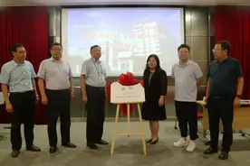 骨骼模型可“私人定制”，漯河医院有了3D打印工程合作中心图片