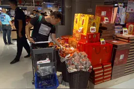 月饼做成芥末三文鱼口味，网红潮牌尝试“跨界”图片