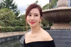 51岁翁虹晒近照仍少女感十足，气质优雅大方，美的不像话图片