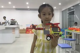 坦克导弹车飞机……孩子们动手制作模型搞起了迷你阅兵式图片