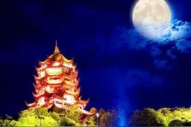举杯问明月，何处月最美？三分明月夜，二分在泉城图片