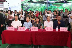 世纪金榜诗词·国学日历在文博会发布图片
