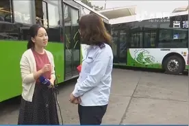 青岛：男子车内突发急病 驾驶员连线120直播急救视频封面