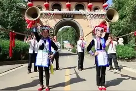 「七彩云南 美丽家园」弥勒可邑小镇：旅游带富的彝族村图片